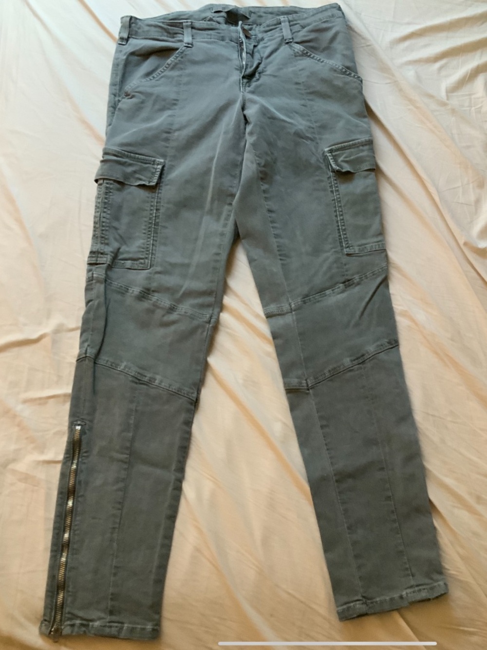 J Brand Jeans Skinny Cargo Side pockets and ankle In Vintage Olive Size 28 - Picture 2 of 7